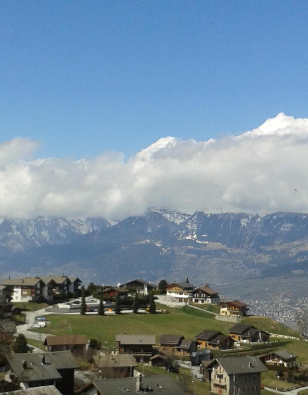 Appartement Meuble A Louer A Nax Buitenkant foto